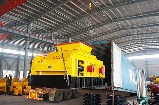 More than large, double teeth roll crusher sent to Africa 